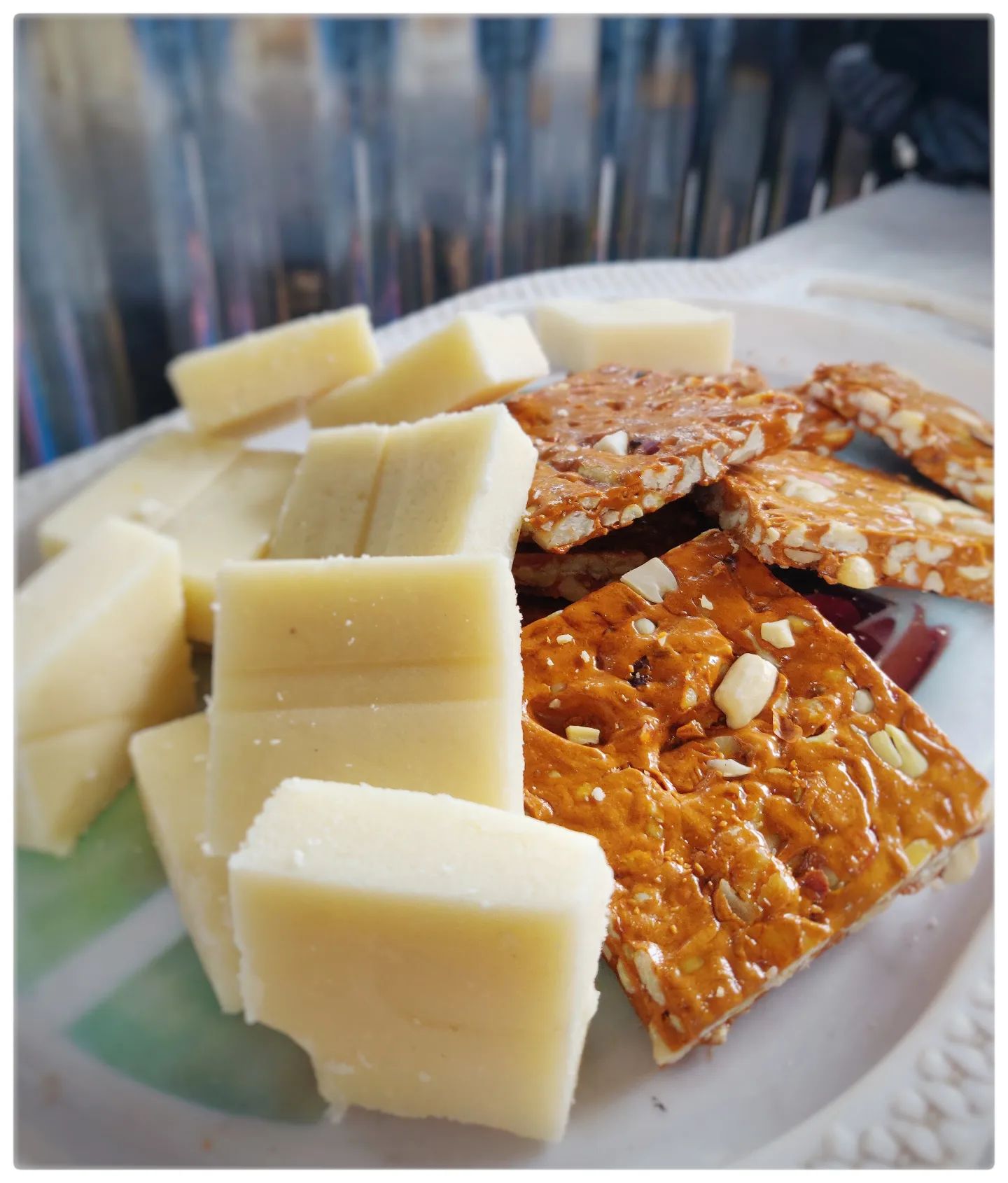 Kedarkanth trek - All time favourite: Chikki and Barfi